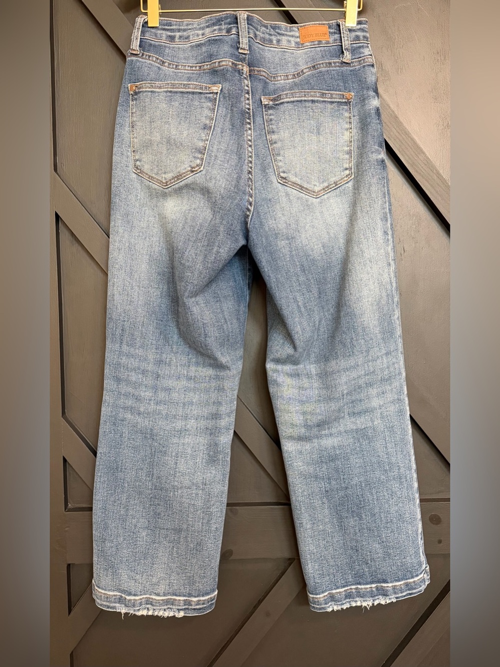 Judy Blue High-Waist Wide Leg Cropped Jeans in Medium Wash, Size 5/27 (US 6) - Picture 6 of 13